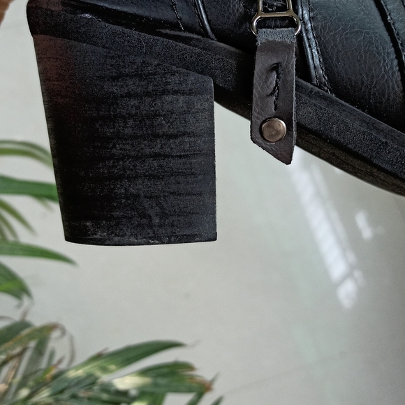 Long Shoes - Picture 10 of 10